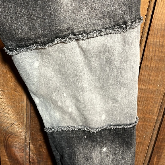 AHP distressed jeans - Picture 8 of 9